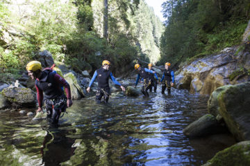 za_canyoning_durch_bach